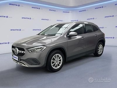 Usata Mercedes GLA200 Business 163 CV (119 kW) 2022 Grigio scuro SUV