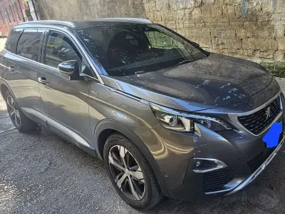 Usado Peugeot 5008 GT-line 120 CV (88 kW) 2017 Gris SUV