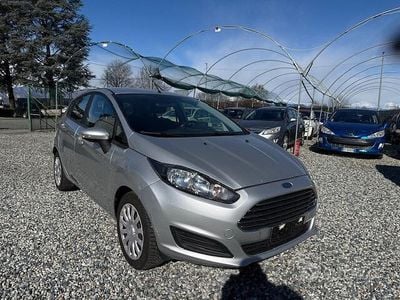 Usata Ford Fiesta Titanium 96 CV (70 kW) 2014 Grigio Utilitaria