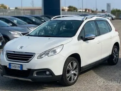 Usata Peugeot 2008 Allure 92 CV (67 kW) 2014 Bianco SUV