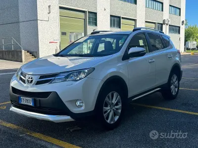 Usata Toyota RAV4 150 CV (110 kW) 2015 Bianco SUV