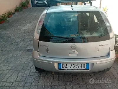 Usata Opel Corsa Enjoy 80 CV (58 kW) 2006 Grigio Utilitaria