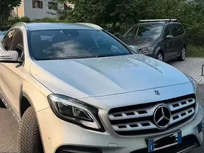 Usata Mercedes GLA200 136 CV (100 kW) 2018 Grigio SUV