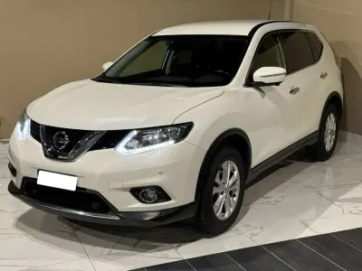 Usata Nissan X-Trail Acenta 131 CV (96 kW) 2016 White pearl brilliant SUV