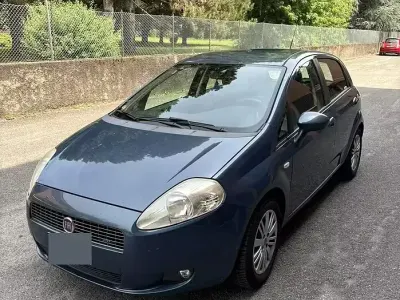 Usata Fiat Grande Punto Dynamic 120 CV (88 kW) 2008 Bluazzurro Utilitaria