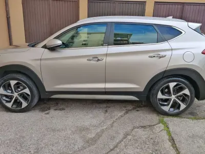 Usata Hyundai Tucson Xpossible 141 CV (103 kW) 2017 Beige SUV