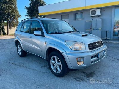 usata Toyota RAV4 2.0 diesel 2003 12 mesi di garanzia