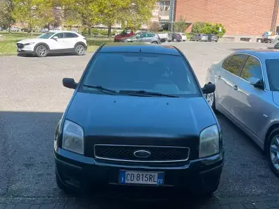 Usata Ford Fusion 101 CV (74 kW) 2002 Nero Utilitaria