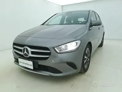 Usata Mercedes B200 150 CV (110 kW) 2021 Grigio Utilitaria