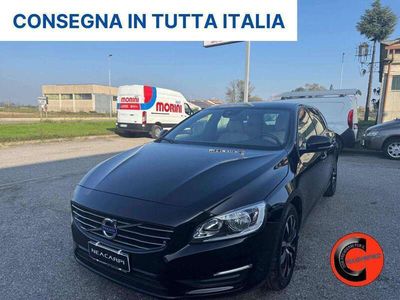 Usata Volvo V60 Dynamic 120 CV (88 kW) 2018 Nero metallizzato Station wagon