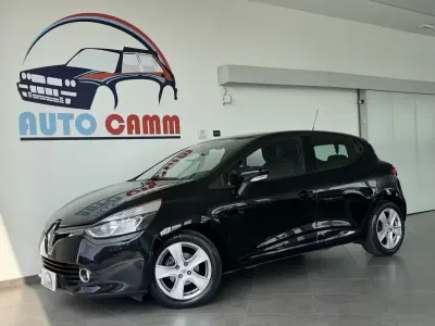 Usado Renault Clio IV Expression 73 CV (53 kW) 2014 Púrpura Berlina