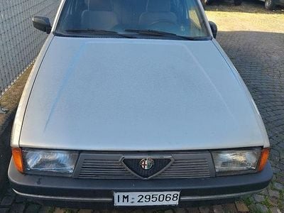Usata Alfa Romeo 75 110 CV (80 kW) 1997 Grigio Berlina