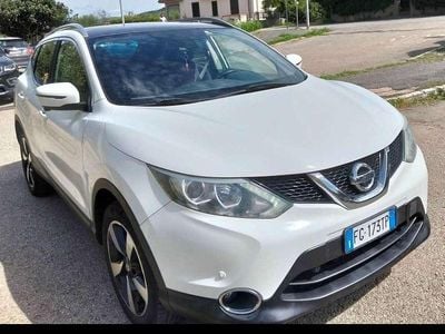 Usata Nissan Qashqai Tekna 116 CV (85 kW) 2016 Bianco SUV