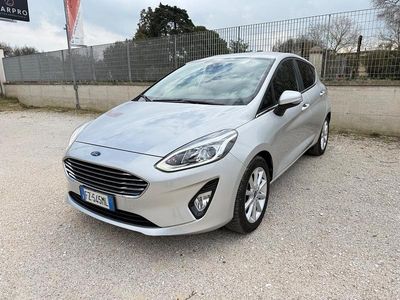 Usata Ford Fiesta Titanium 74 CV (54 kW) 2020 Argento Utilitaria