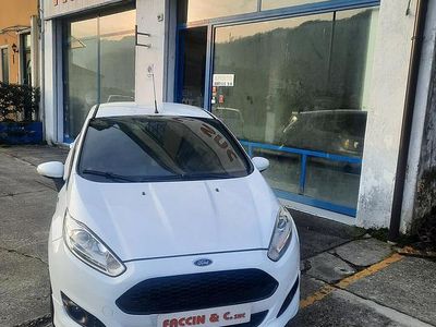 Usata Ford Fiesta ST-Line 95 CV (69 kW) 2017 Bianco Berlina