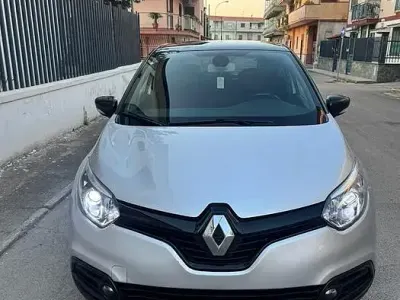 Usata Renault Captur 90 CV (66 kW) 2016 SUV