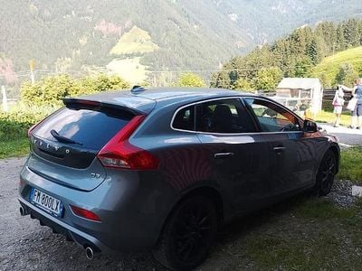 Usata Volvo V40 150 CV (110 kW) 2016 Grigio Station wagon