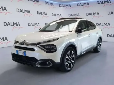 Usata Citroën e-C4 Shine 100 kW (136 CV) 2023 Pearl white SUV