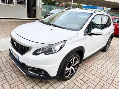 Usata Peugeot 2008 Allure 100 CV (73 kW) 2018 Bianco SUV