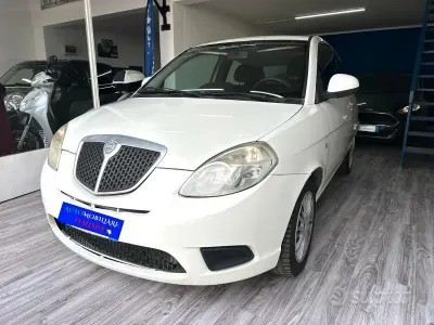 Usata Lancia Ypsilon 60 CV (44 kW) 2010 Bianco Utilitaria