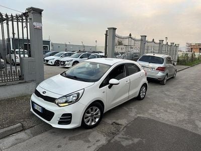 Bianco Usata 2016 Kia Rio Active Berlina | 6000 € (Buon prezzo)