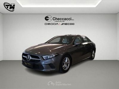 Usata Mercedes A180 Business 116 CV (85 kW) 2019 Gray Berlina