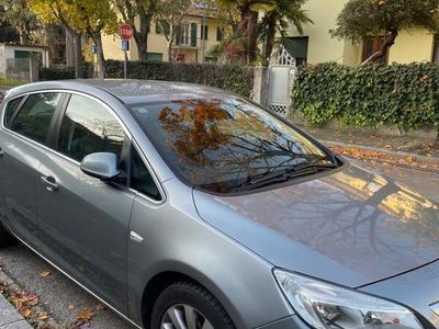 Usata 2010 Opel Astra Berlina | 5900 € (Buon prezzo)