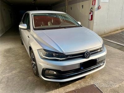 Usata VW Polo R-line 95 CV (69 kW) 2018 Grigio Utilitaria