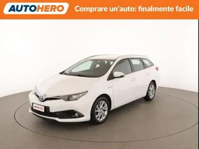 Usata Toyota Auris Hybrid Active 99 CV (72 kW) 2016 Bianco Station wagon