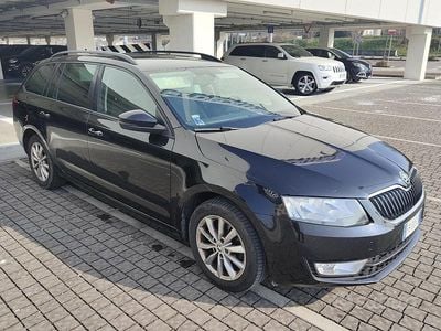 Usata Skoda Octavia 105 CV (77 kW) 2015 Nero Utilitaria