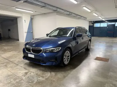 Usata BMW 320 Advantage 190 CV (139 kW) 2022 Blu/azzurro Station wagon
