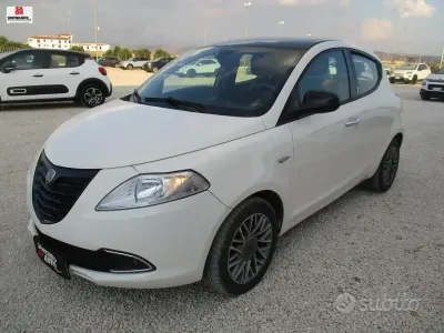 Usata Lancia Ypsilon S 95 CV (69 kW) 2013 Bianco Utilitaria