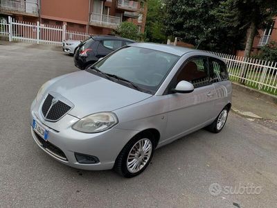 usata Lancia Ypsilon 2010 benzina neopatentata