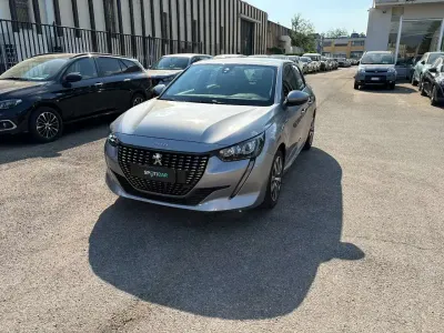 Usata Peugeot 208 Active 75 CV (55 kW) 2021 Grigio Utilitaria