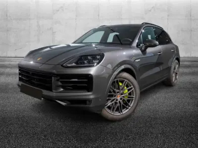 Usata Porsche Cayenne 470 CV (345 kW) 2024 Grigio SUV