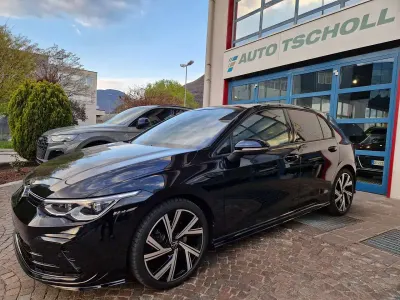 Usata VW Golf VIII Style 190 CV (139 kW) 2022 Deep black perleffekt Berlina