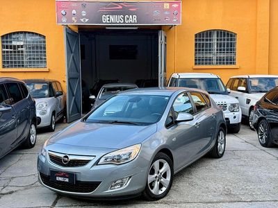 Usata Opel Astra Cosmo 101 CV (74 kW) 2010 Grigio Berlina