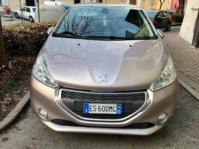 Begagnad Peugeot 208 82 HK (60 kW) 2012 Grå Halvkombi
