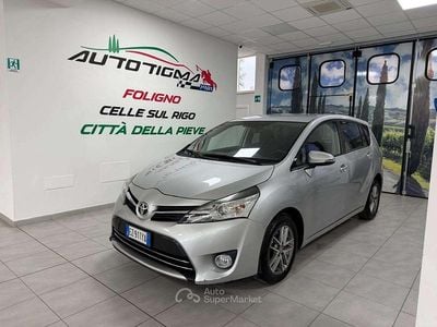 Usata Toyota Verso 111 CV (81 kW) 2015 Grigio Monovolume