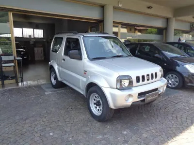 Usata Suzuki Jimny 82 CV (60 kW) 2003 Argento SUV