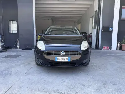Usata Fiat Grande Punto Active 65 CV (47 kW) 2007 Nero Utilitaria