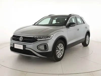 Usata VW T-Roc Life 150 CV (110 kW) 2025 Pyrit silver metallizzato nero SUV
