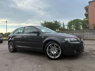 Usata Audi A3 Attraction 105 CV (77 kW) 2006 Grigio Utilitaria