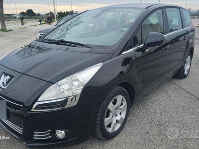 Usata Peugeot 5008 112 CV (82 kW) 2012 Nero Monovolume