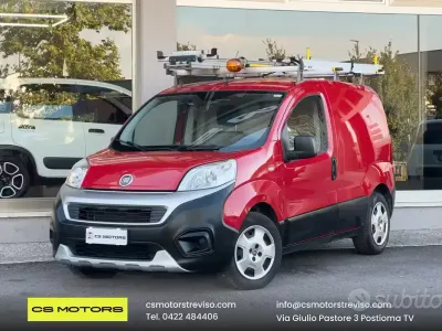 Usata Fiat Fiorino 95 CV (69 kW) 2017 Rosso Monovolume