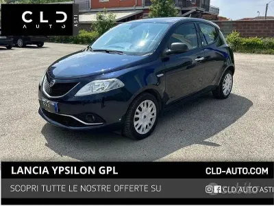 Brugt Lancia Ypsilon Gold 69 HK (50 kW) 2018 Blå Hatchback