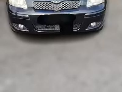 Usata Toyota Yaris 87 CV (63 kW) 2004 Nero Berlina