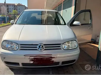 Begagnad VW Golf III 100 HK (73 kW) 1998 Grå Sedan