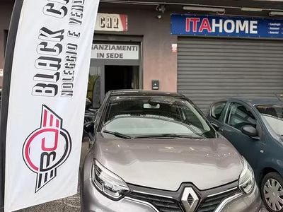 Usata Renault Captur Intens 90 CV (66 kW) 2017 Grigio SUV