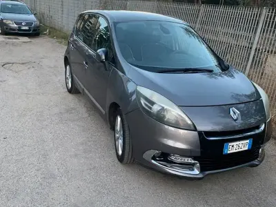 Usata Renault Scénic III 131 CV (96 kW) 2012 Monovolume